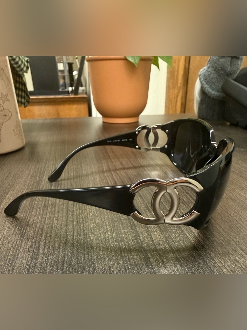 CHANEL 6014 Black Oversized Sunglasses with Silver CC Logo on sides 64/16/120 - Picture 4 of 7